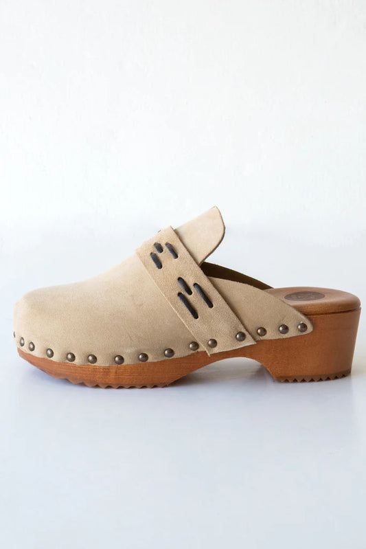 BSBEE Sand Suede Clogs