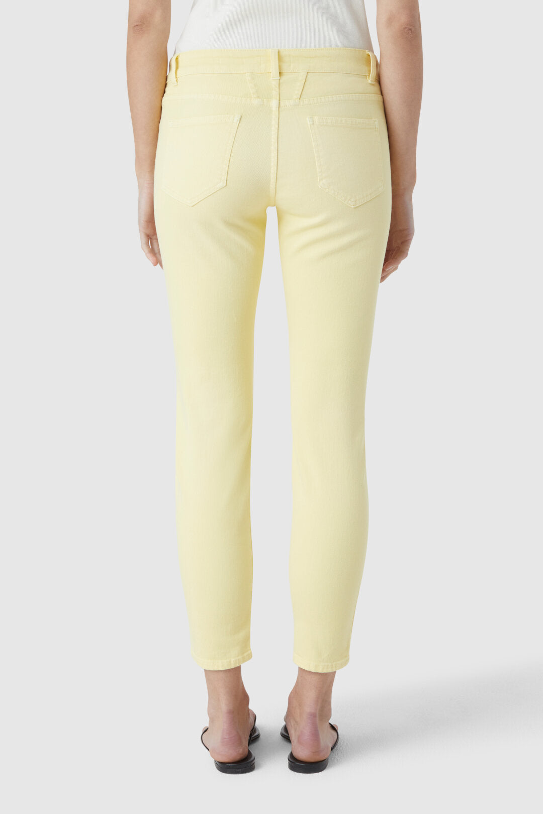 Closes Baker Yellow Orchid Jean