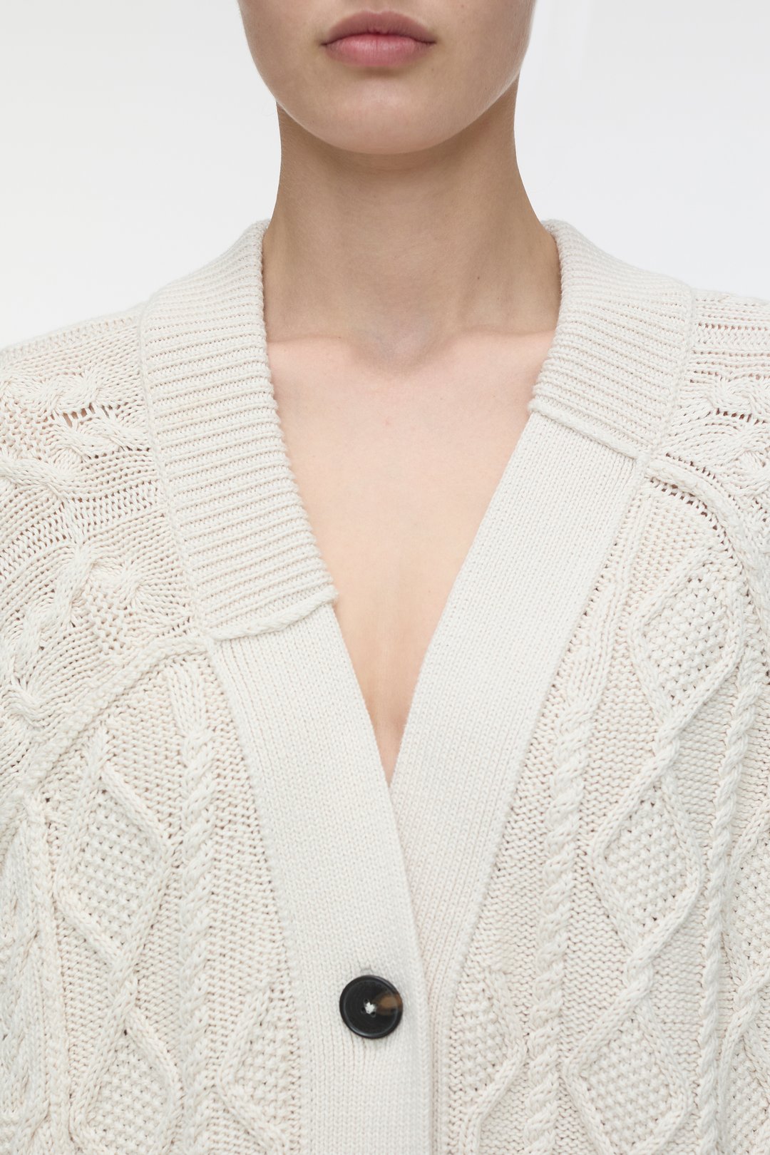 CLOSED Knit V-Neck Cardigan in Oat